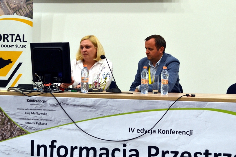 Krzysztof Owsianik - Urząd Marszałkowski Województwa Dolnośląskiego,  Joanna Piotrowska - Dolnośląskie Biuro Geodezji i Urządzeń Rolnych we Wrocławiu